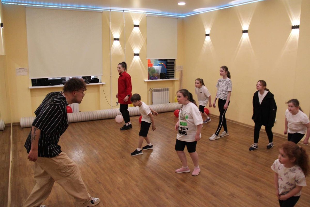На площадке «ПРО Танцы» состоялся мастер-класс по уличным танцам от Сергея Караблина